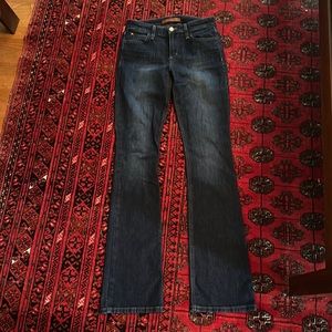 Joe’s Flawless “the icon” Jeans. Mid-rise.